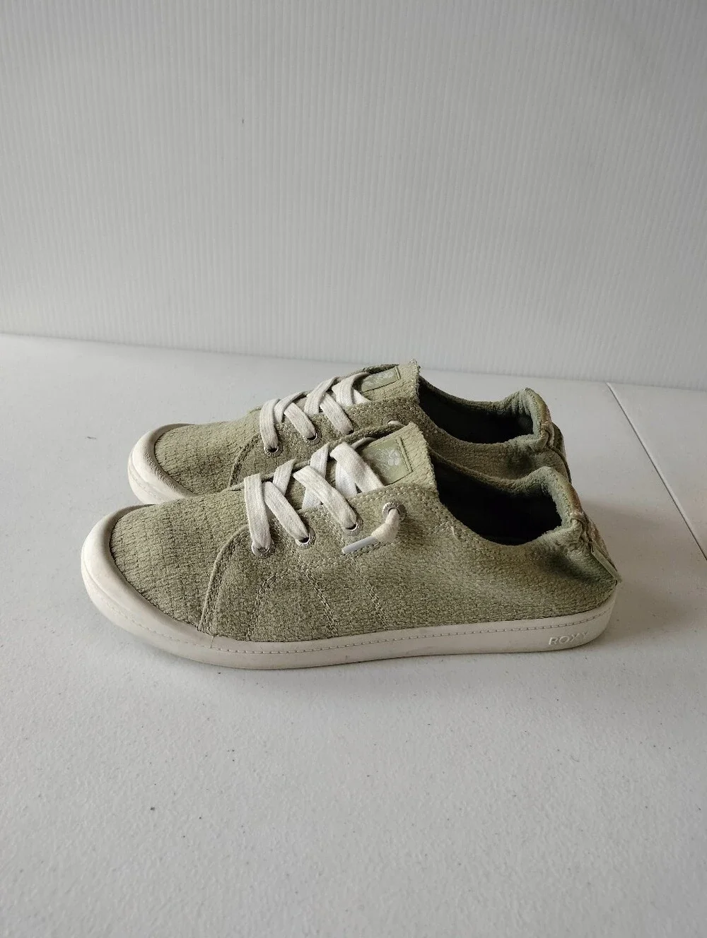 Roxy Bayshore Slip On Sage Green Sneakers 8.5 Comfort Vacation Beachy Travel